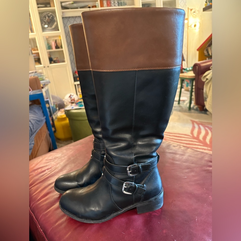 Size 8 Arizona Jeans Company Black and Brown Boots
